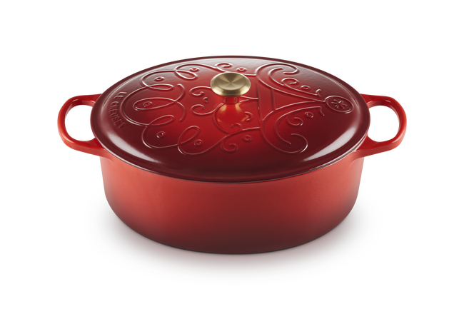 Cast Iron Signature Santa Oval Casserole
