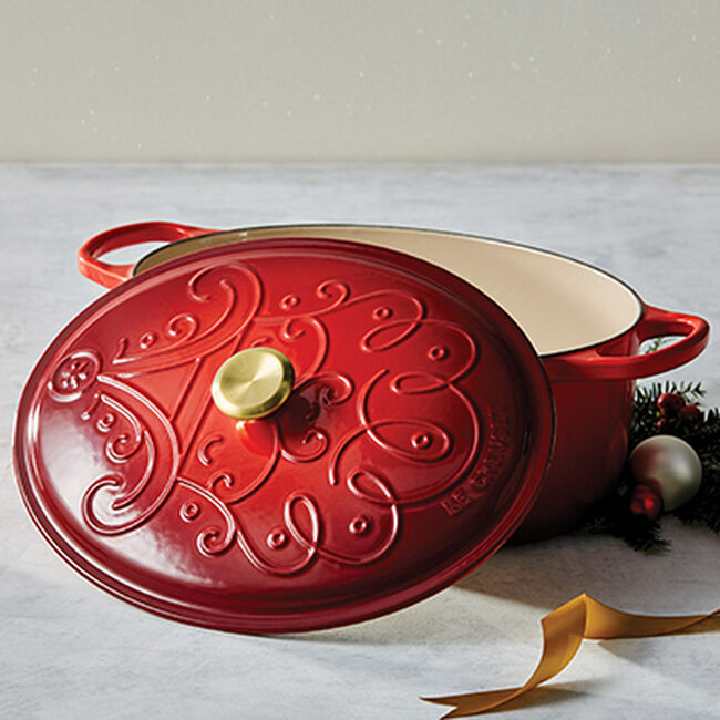 Cast Iron Signature Santa Oval Casserole
